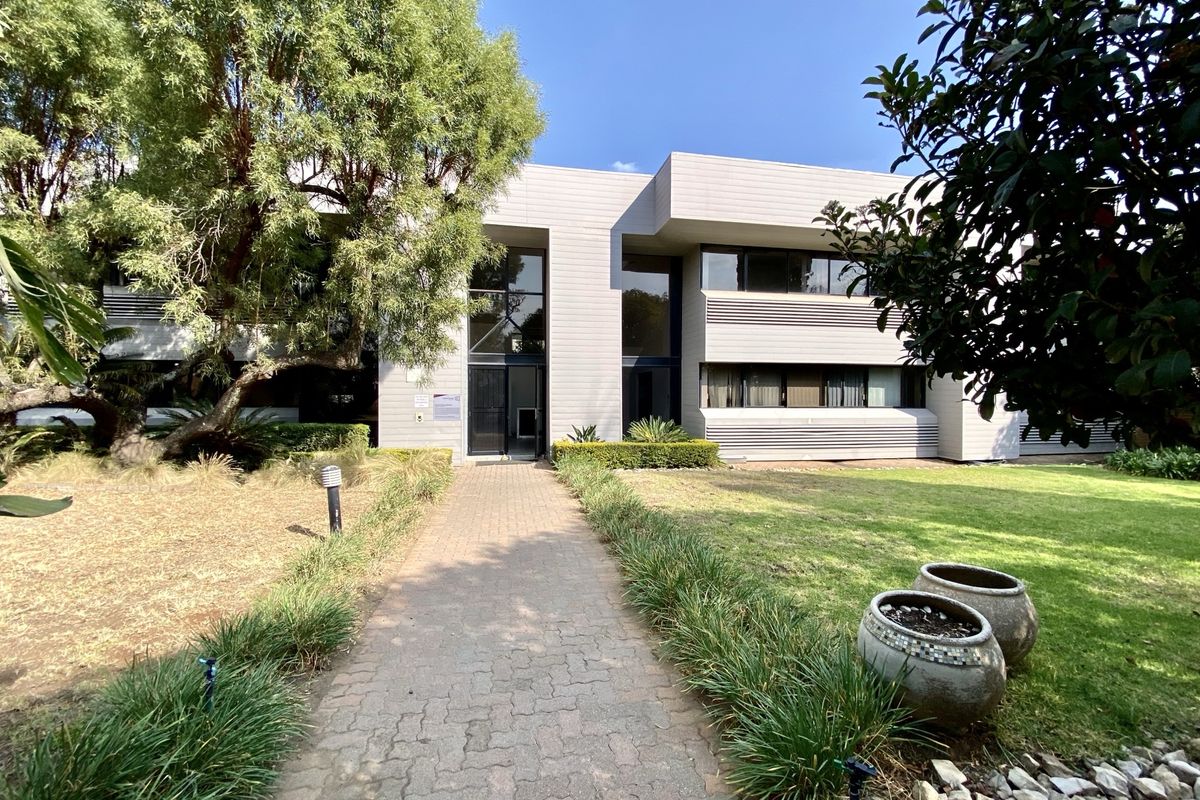 Fully Fitted Large, fantastic office space available at 162 Tonetti Street, Halfway House. - Photo 2