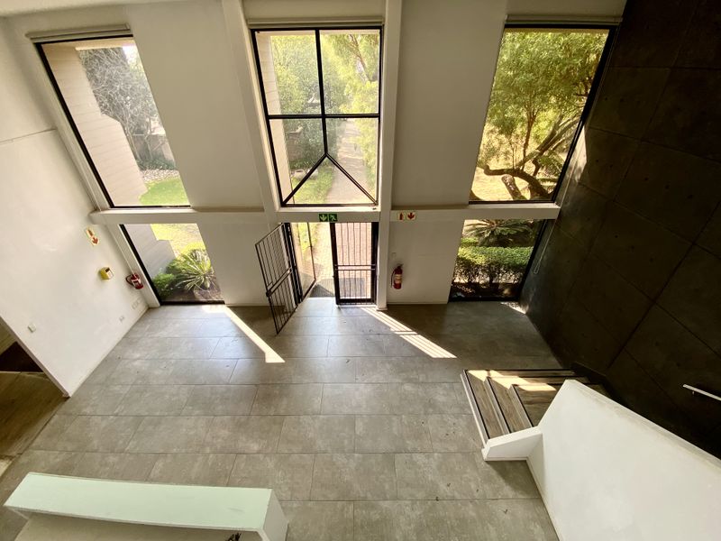 Fully Fitted Large, fantastic office space available at 162 Tonetti Street, Halfway House. - Photo 10