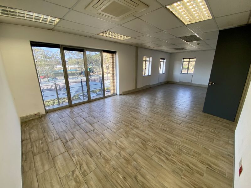 High-end fully fitted office available for lease in secure Riverview Business Park, Halfway House. - Photo 8