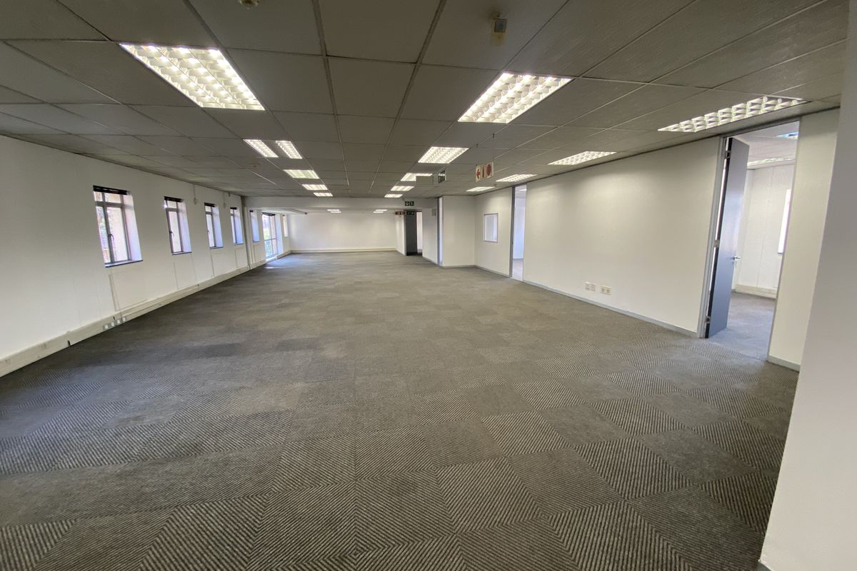 High-end fully fitted office available for lease in secure Riverview Business Park, Halfway House. - Photo 5