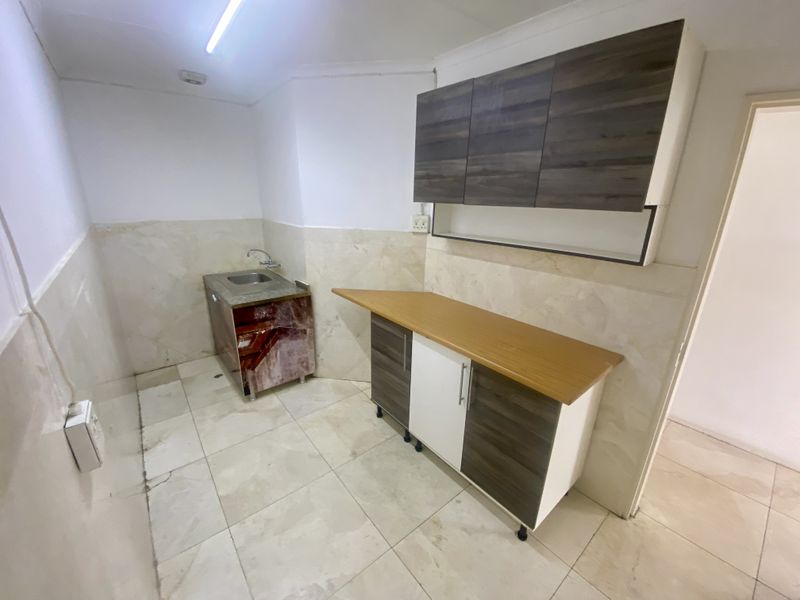 Perfect for showrooms, factory outlets, or storage businesses. - Photo 7