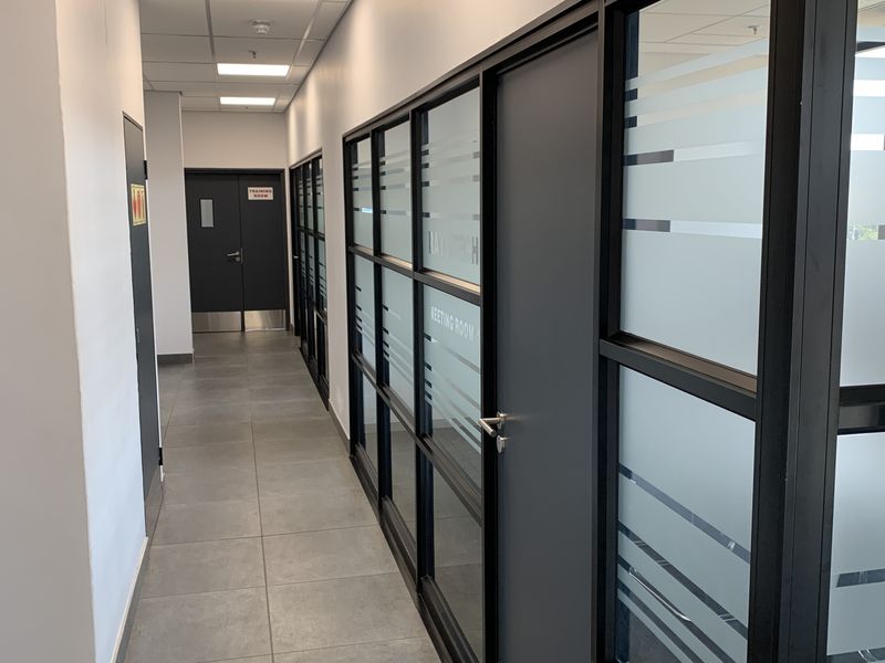 Warehouse to let in Longlake - Photo 8