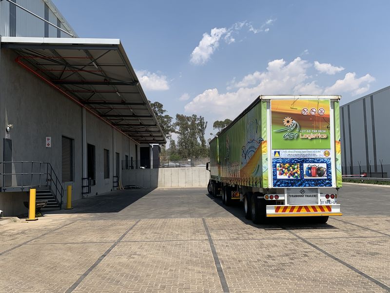 Warehouse to let in Longlake - Photo 3