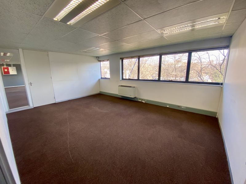 Fully fitted, bright, and neat office available for rent in Central Park, Randjespark. - Photo 4