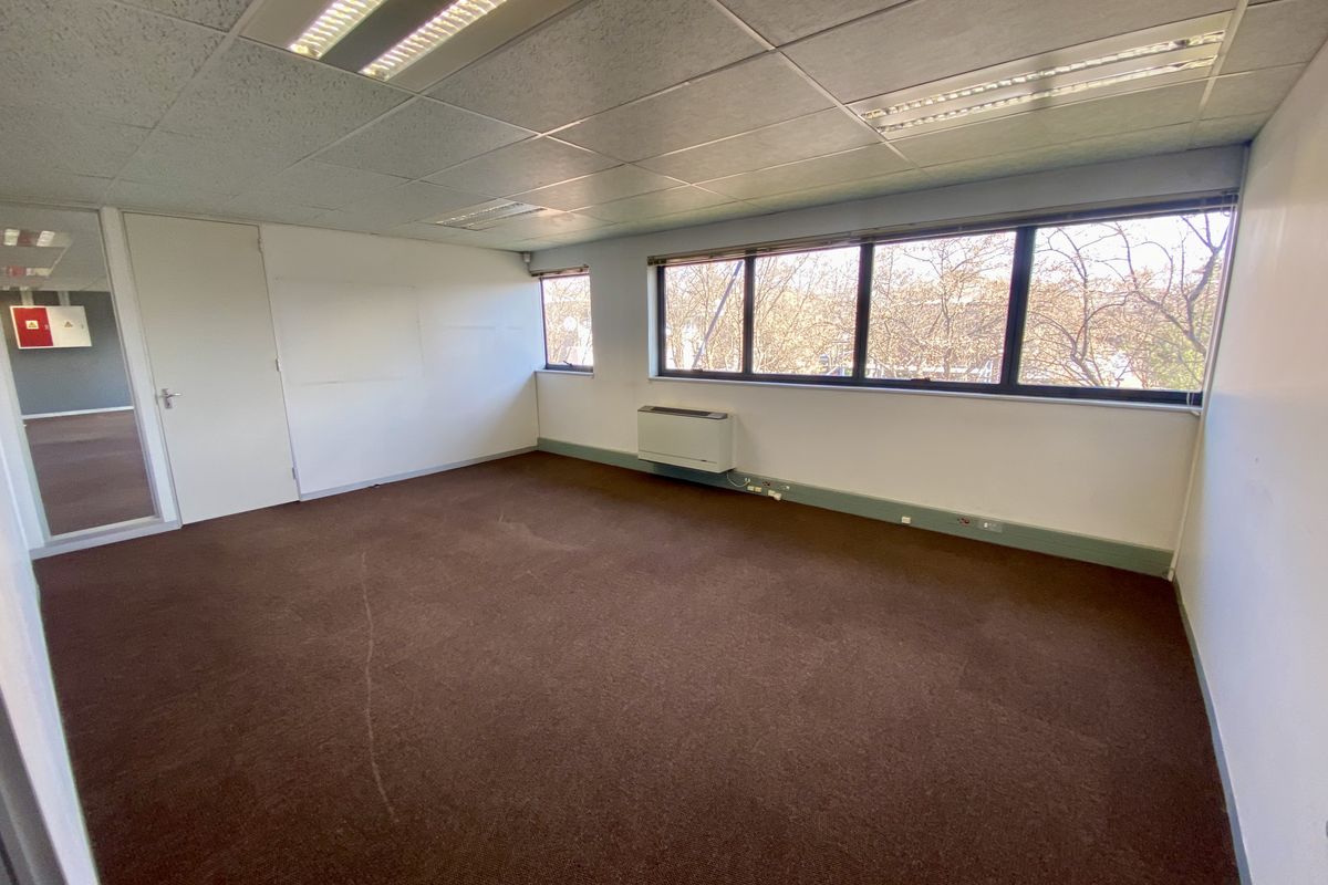 Fully fitted, bright, and neat office available for rent in Central Park, Randjespark. - Photo 4