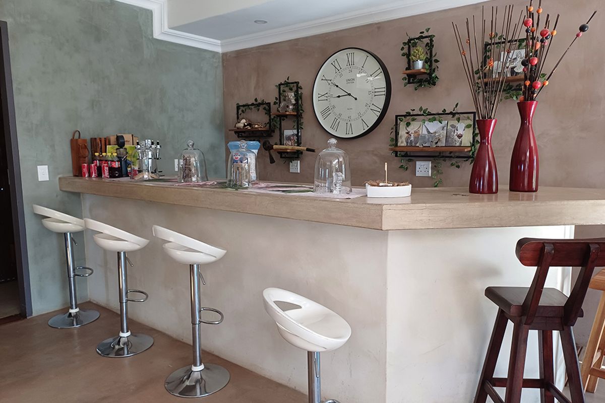 ALL YOU COULD EVER WANT - Photo 4