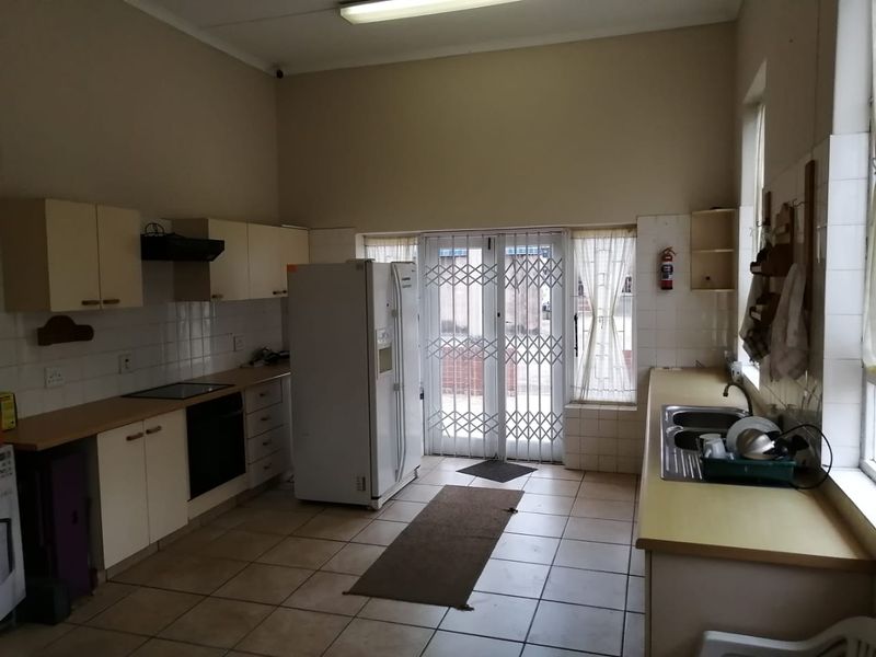 Retail/Office/Accommodation - Photo 9