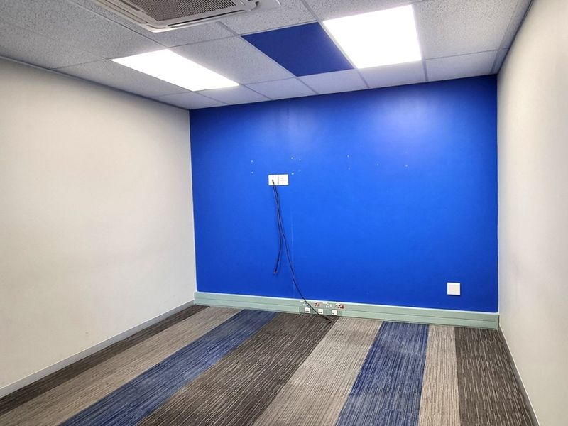 Stunning Office Space for Sale in Brian Street Lyme Park - Photo 7