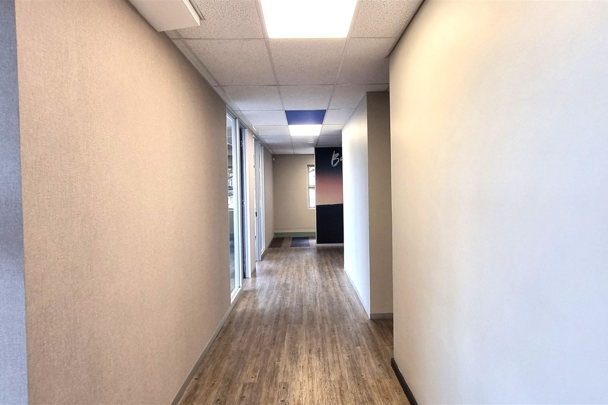 Stunning Office Space for Sale in Brian Street Lyme Park - Photo 5