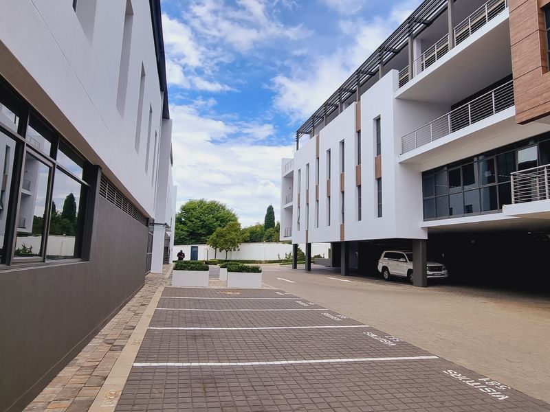 Office space to let in The Main Straight Office Park - Photo 2