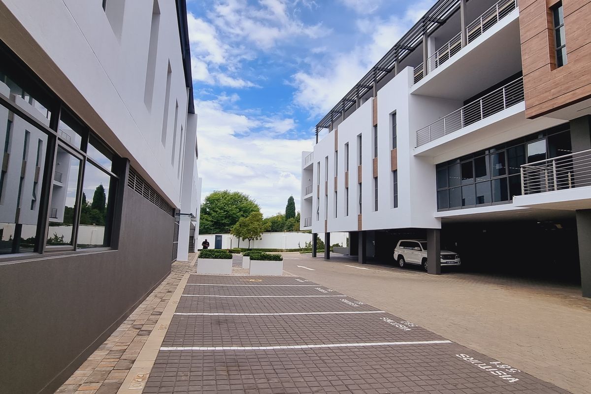 Office space to let in The Main Straight Office Park - Photo 2