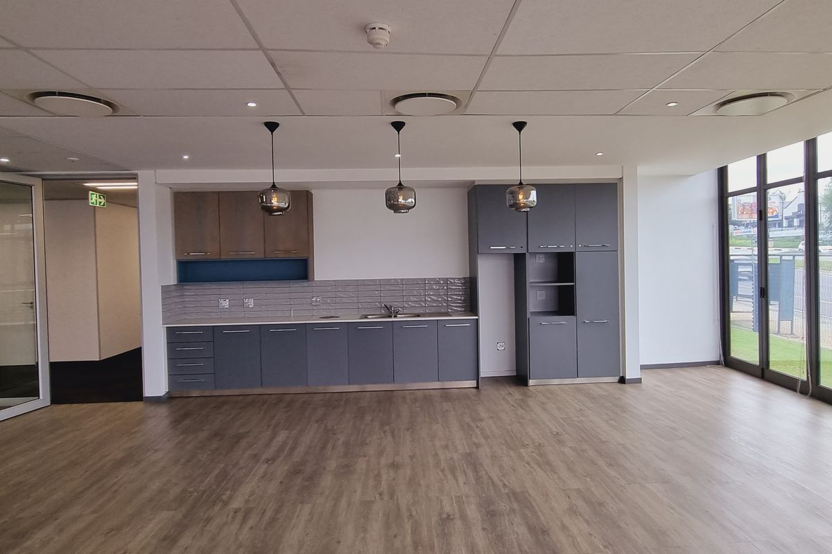 Office space to let in The Main Straight Office Park - Photo 5