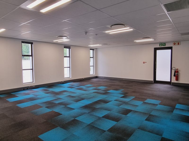 Office space to let in The Main Straight Office Park - Photo 8