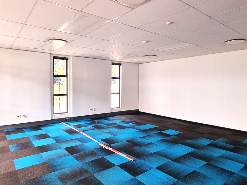 Office space to let in The Main Straight Office Park - Photo 6