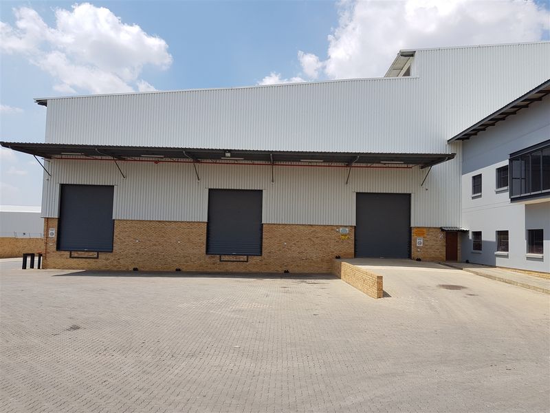22510m2  Warehouse  - TO LEASE or FOR SALE - Photo 6