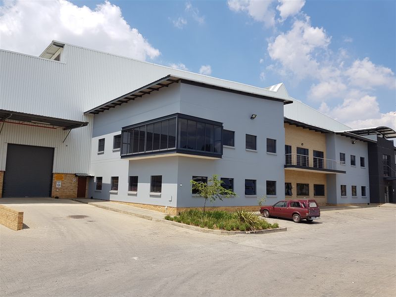 22510m2  Warehouse  - TO LEASE or FOR SALE - Photo 5