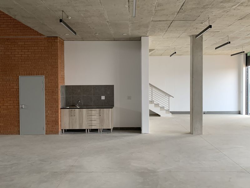 Warehouse to let in Longlake - Photo 9