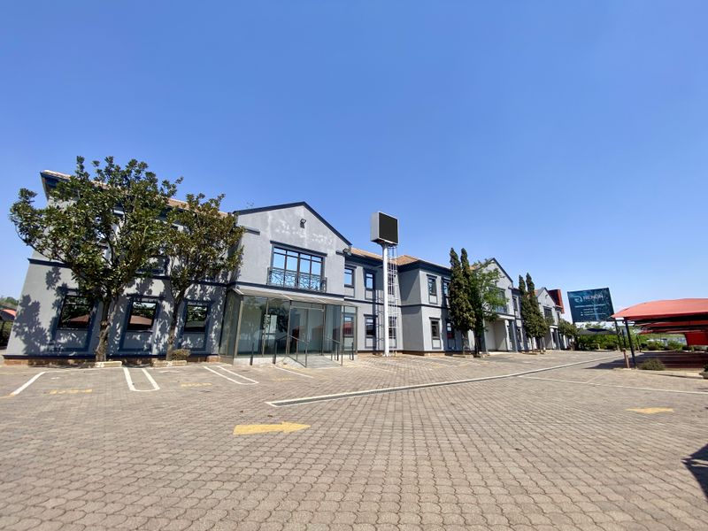 Highway facing warehouses for sale in Corporate Park South, Randjespark. - Photo 2