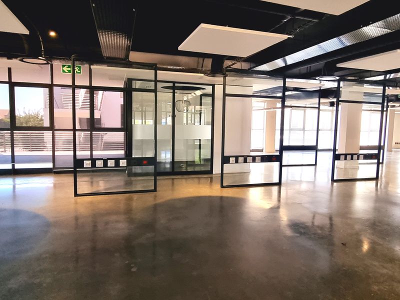 Office space to let in a Free-Standing building in Bryanston - Photo 9