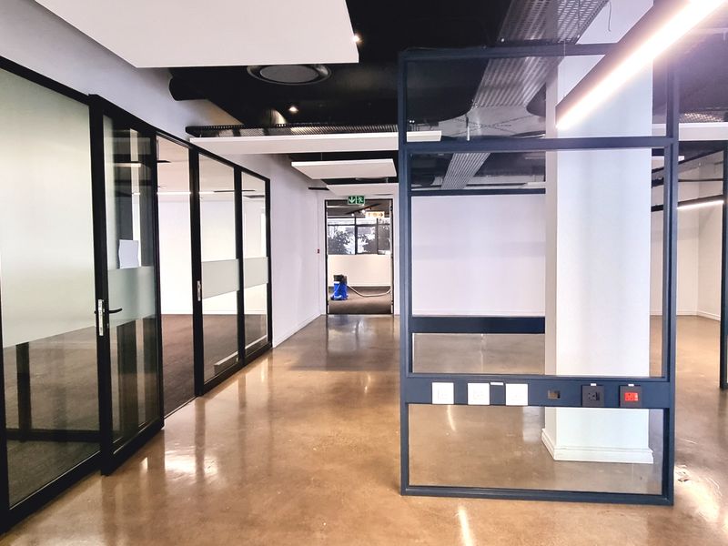 Office space to let in a Free-Standing building in Bryanston - Photo 6