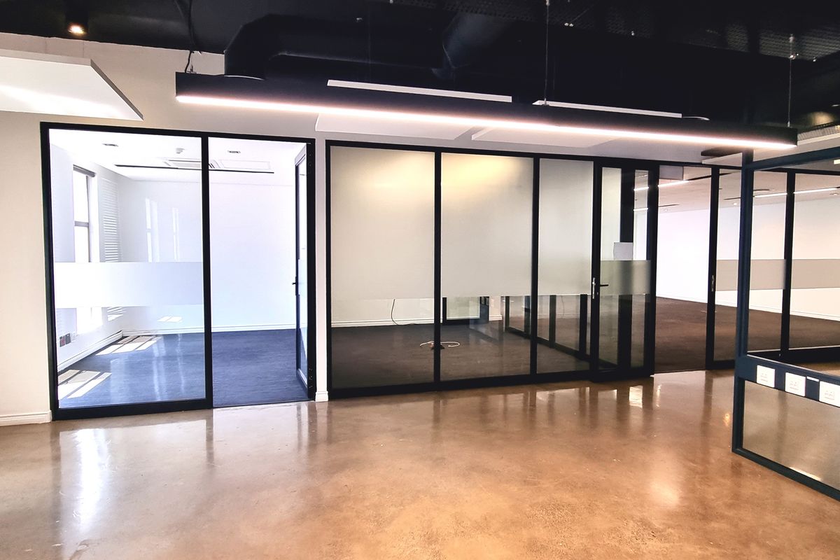 Office space to let in a Free-Standing building in Bryanston - Photo 4