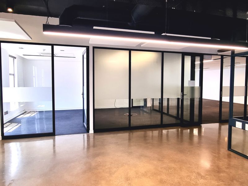 Office space to let in a Free-Standing building in Bryanston - Photo 4