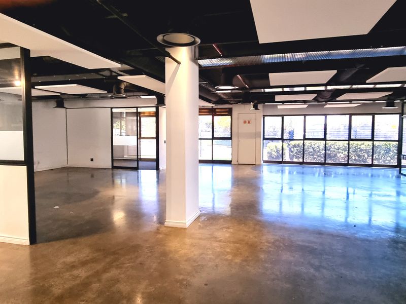 Office space to let in a Free-Standing building in Bryanston - Photo 2