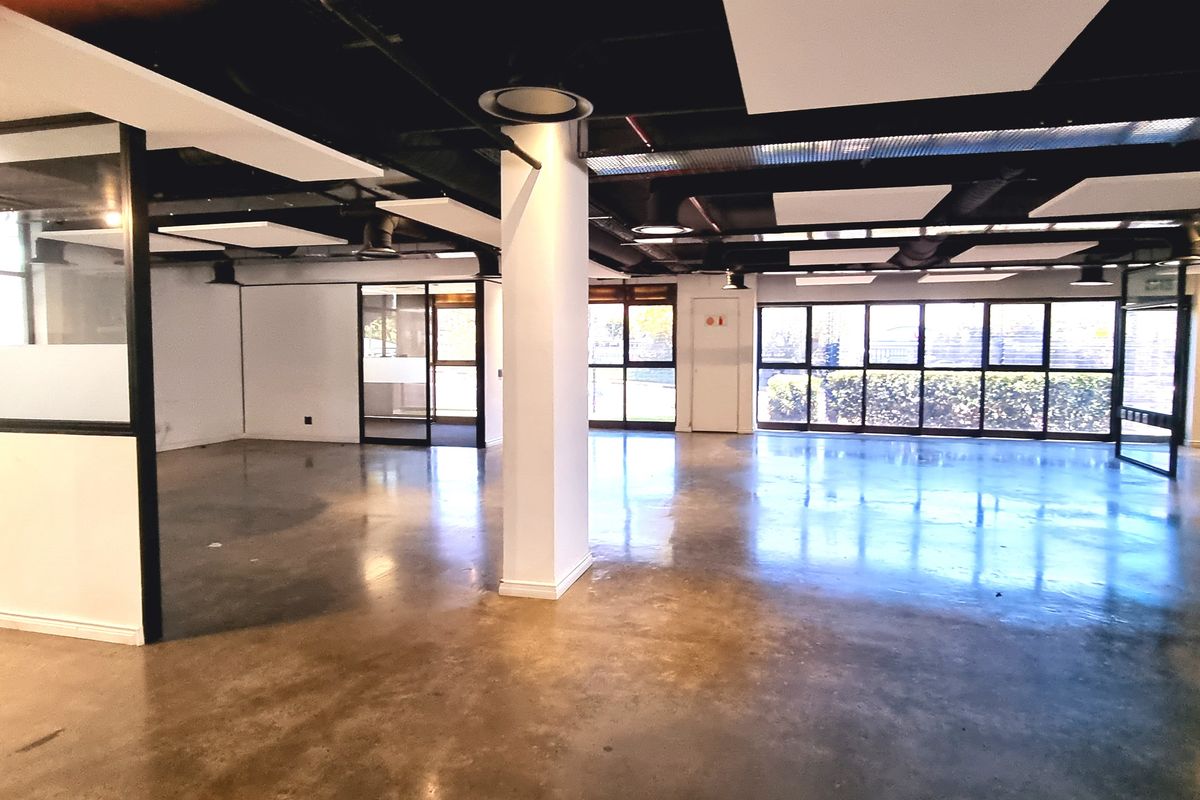 Office space to let in a Free-Standing building in Bryanston - Photo 2