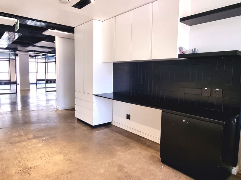 Office space to let in a Free-Standing building in Bryanston - Photo 5