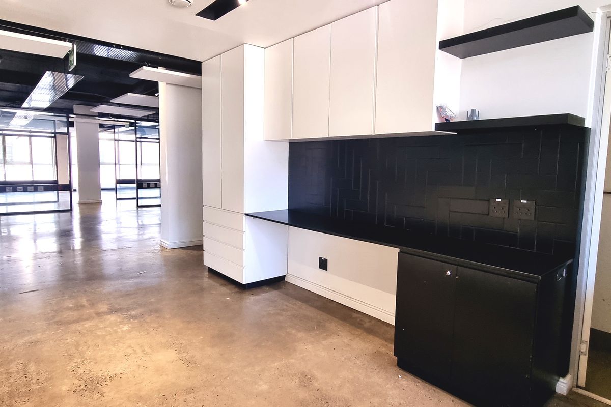 Office space to let in a Free-Standing building in Bryanston - Photo 5