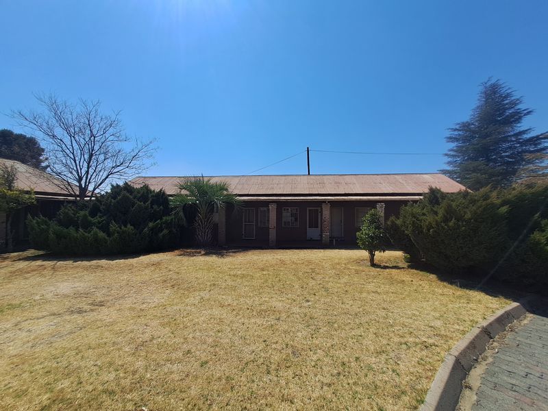 Prime Commercial property with 3 factories and more for Sale: Ideal Investment Opportunity - Photo 3