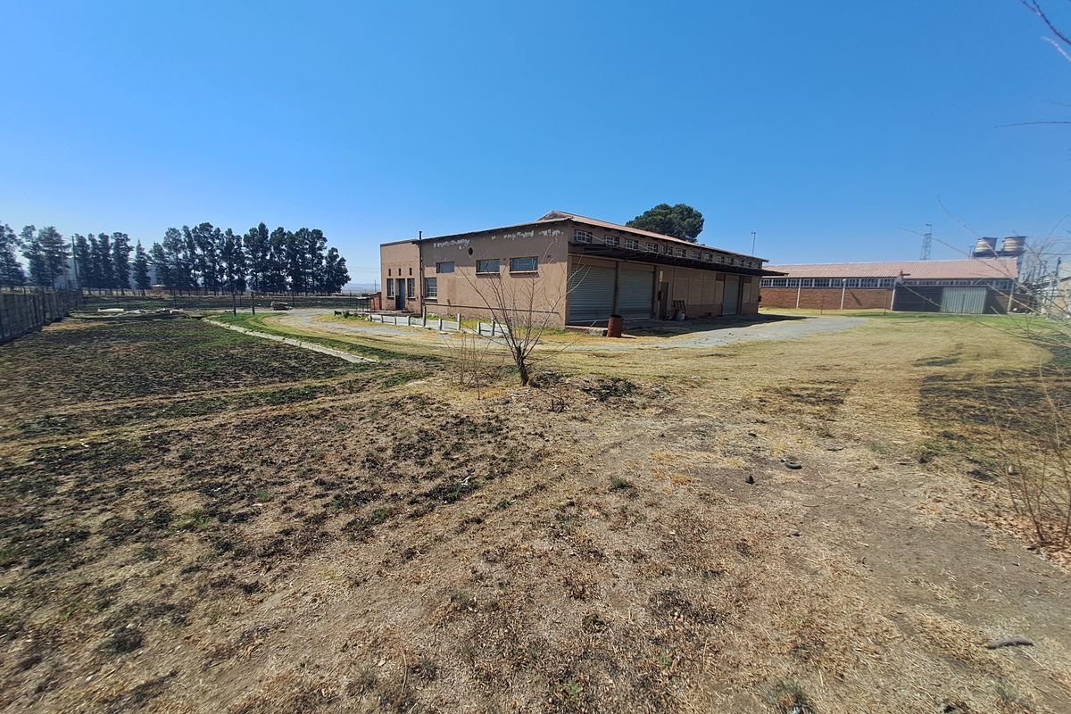 Prime Commercial property with 3 factories and more for Sale: Ideal Investment Opportunity - Photo 4