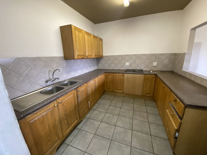 Secure Pan-handle boutique midi Warehouse Park, in Centurion. - Photo 10