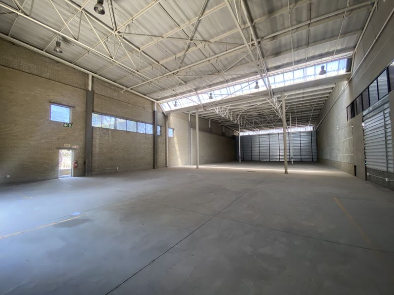 Well-Maintained Industrial Warehouse Available for Rent in Halfway House - Photo 4