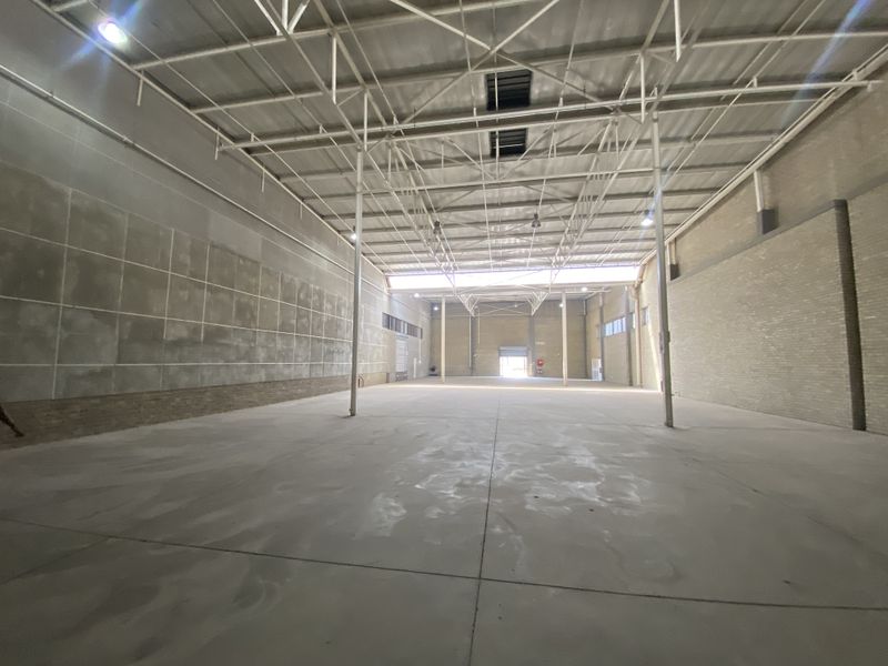 Well-Maintained Industrial Warehouse Available for Rent in Halfway House - Photo 6