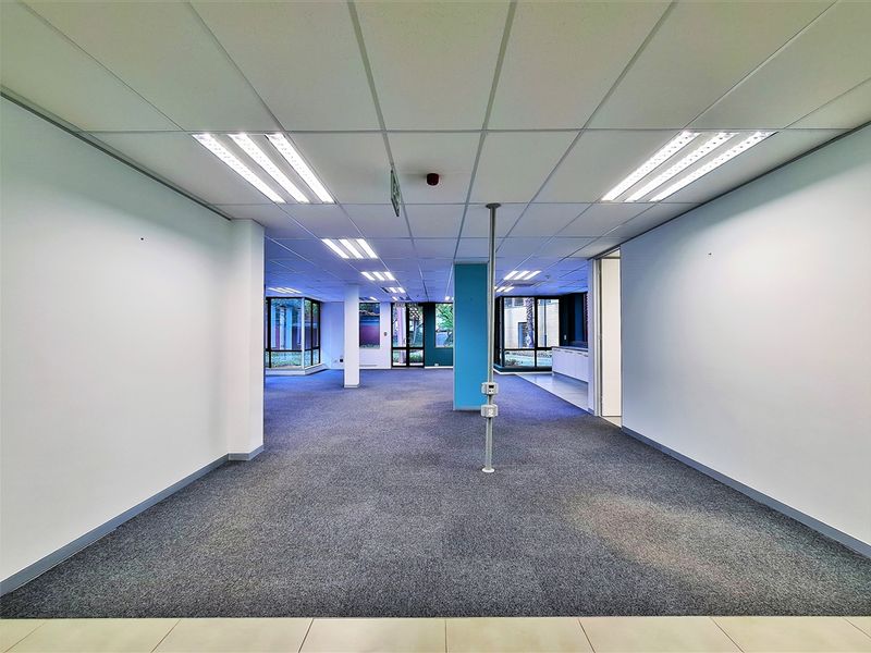 231m2 Office to Let in Constantia Office Park - Photo 3