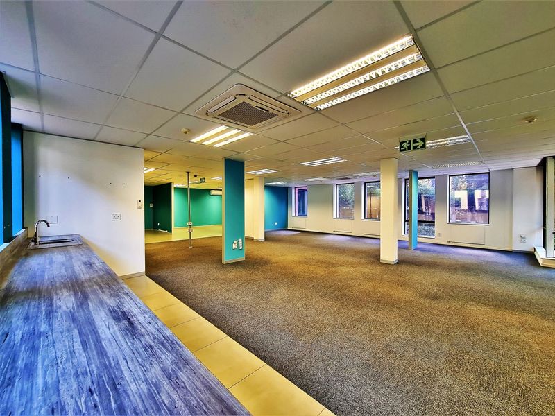 231m2 Office to Let in Constantia Office Park - Photo 5