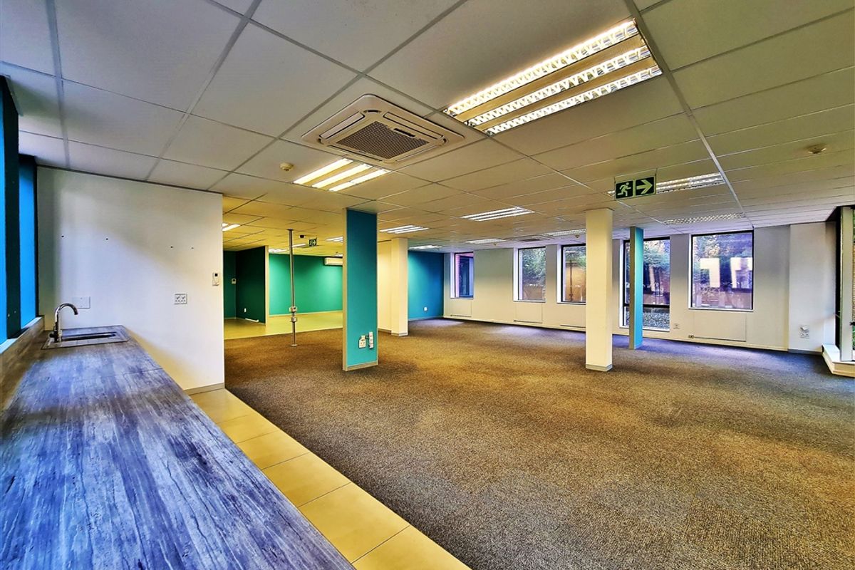 231m2 Office to Let in Constantia Office Park - Photo 5