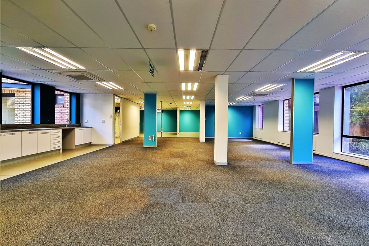 231m2 Office to Let in Constantia Office Park - Photo 4