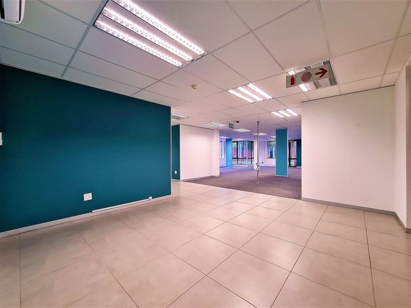 231m2 Office to Let in Constantia Office Park - Photo 2