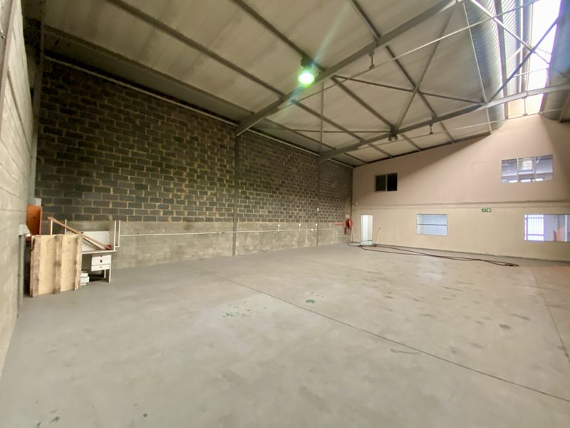 519 m2 of premium warehouse space, available in Samrand Business Park. - Photo 6