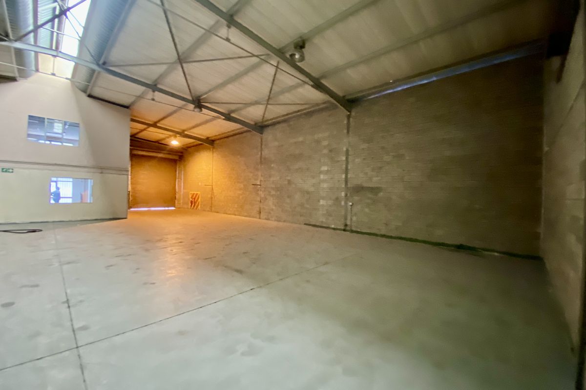 519 m2 of premium warehouse space, available in Samrand Business Park. - Photo 2