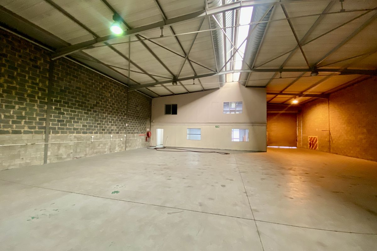 519 m2 of premium warehouse space, available in Samrand Business Park. - Photo 3