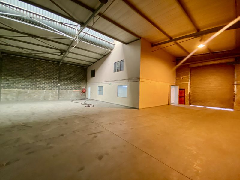 519 m2 of premium warehouse space, available in Samrand Business Park. - Photo 4