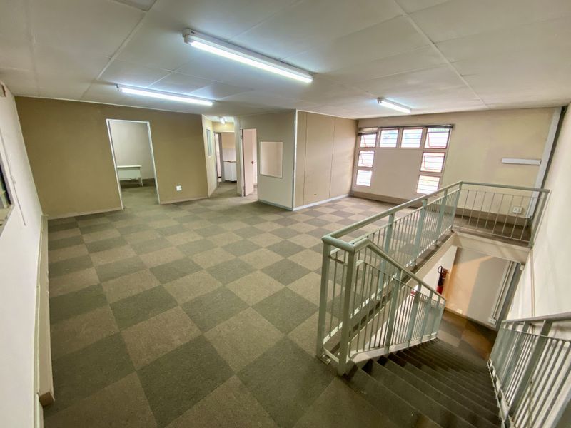 519 m2 of premium warehouse space, available in Samrand Business Park. - Photo 10