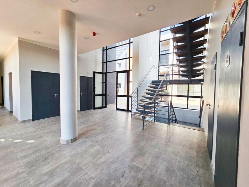 Versatile office space to rent in Centurion - Photo 4