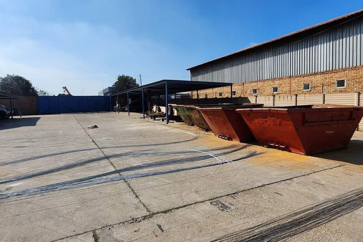 INVESTMENT OPPORTUNITY! - Photo 2