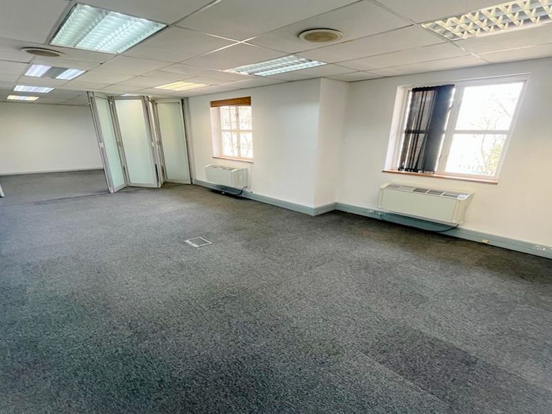 Office space to let in Killarney - Photo 10