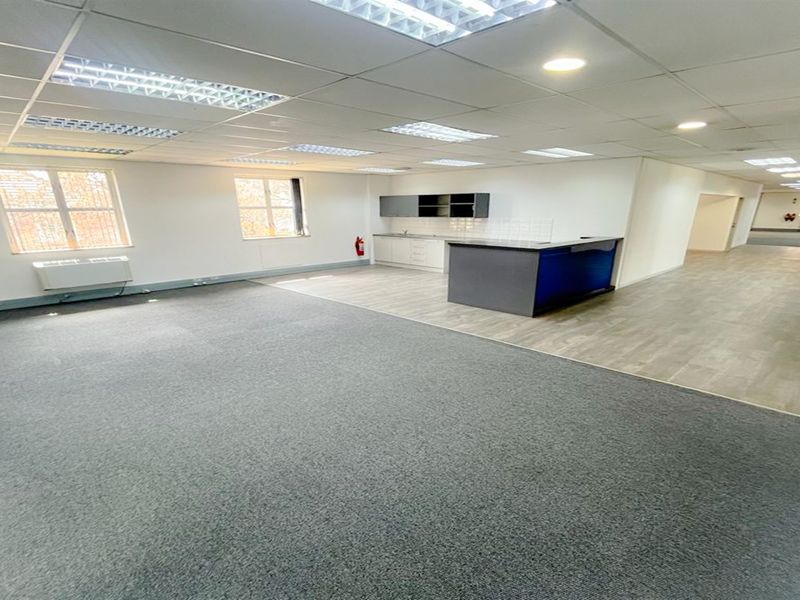 Office space to let in Killarney - Photo 2
