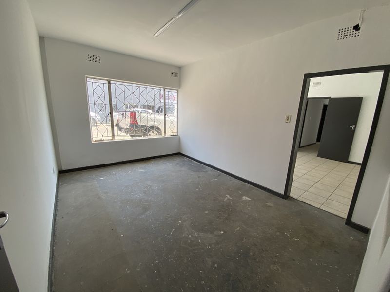 Industrial Space for Lease in Edenvale – small offices,maximizing warehouse. - Photo 6